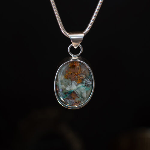 WBR-94-01-Product-Image-Etsy-Front Oval Copper Gemstone Pendant - front